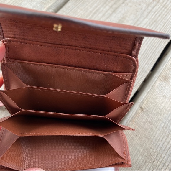 Buxton Cowhide Leather Wallet - Picture 5 of 7